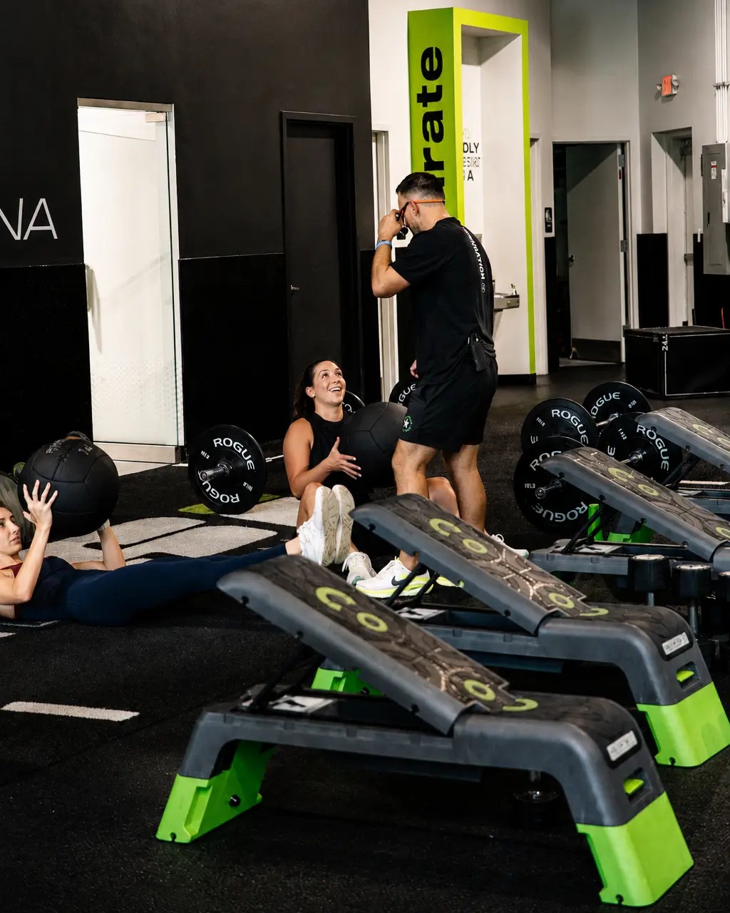 An ISI coach checking in with a member mid-session
